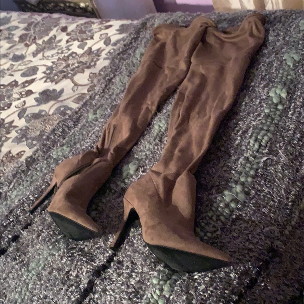 Used boots 👢 very good condition Aldo look new